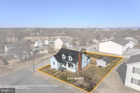 141 Maple Ave, Charles Town, WV 25414
