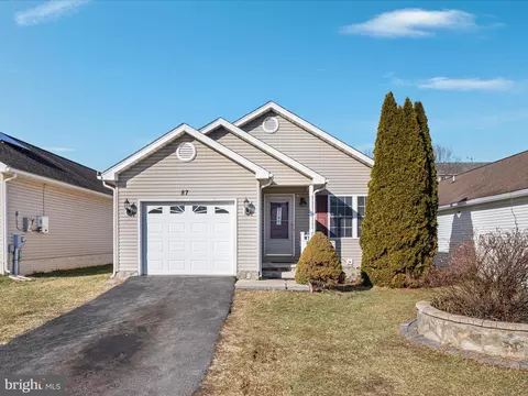 87 Peter Rabbit Dr, Ranson, WV 25438 photo 2