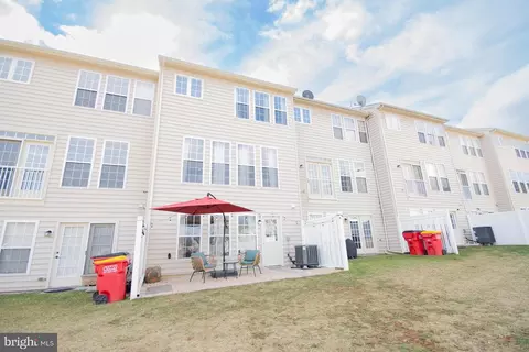 Exterior - 27 Baltic Ln, Ranson, WV 25438 photo 5 of 12