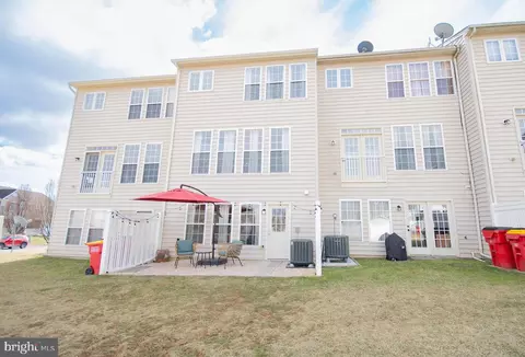 Exterior - 27 Baltic Ln, Ranson, WV 25438 photo 6 of 12