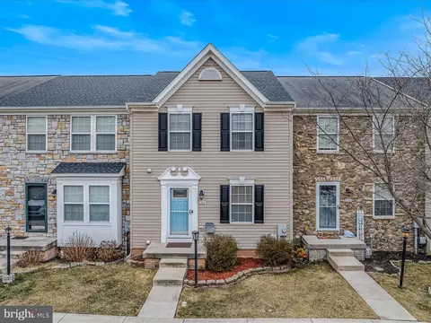 1212 Steed St, Ranson, WV 25438