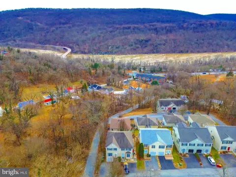 9 Warren St, Harpers Ferry, WV 25425