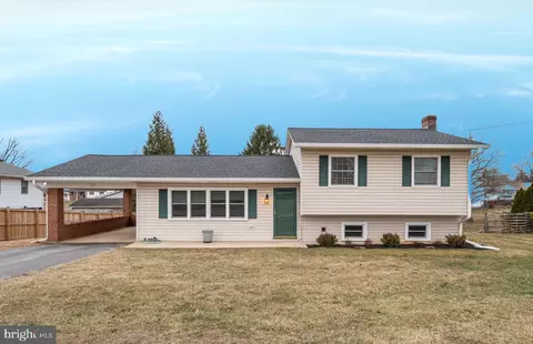 25 Stayman Dr, Ranson, WV 25438