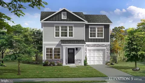 135 Aragon Dr, Charles Town, WV 25414