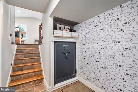 Entry Way - 57 Bugs Ct, Ranson, WV 25438 photo 4 of 5