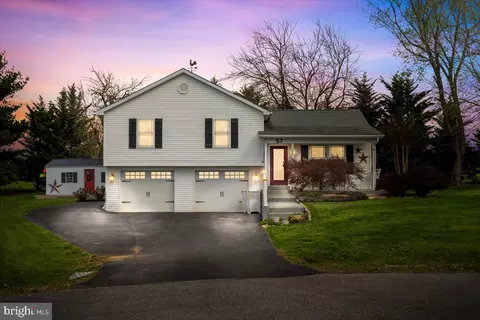 57 Bugs Ct, Ranson, WV 25438