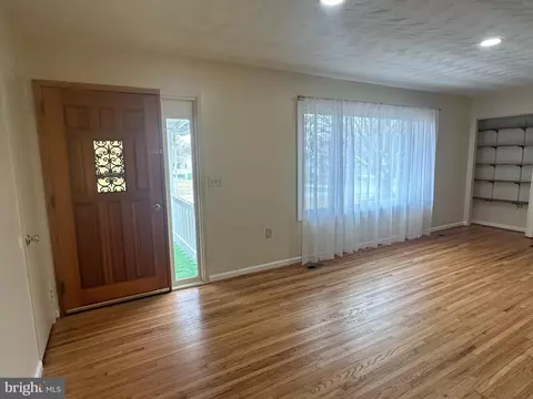 Living - 814 Reymann St N, Ranson, WV 25438 photo 1 of 3