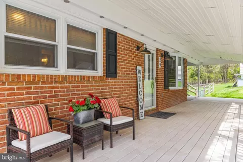 29 Old Chestnut Dr, Harpers Ferry, WV 25425