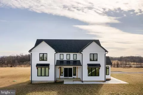 1868 Withers Larue, Summit Point, WV 25446