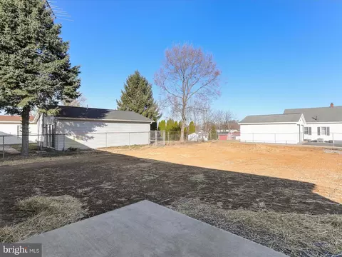 Exterior - 117 E 7th Ave, Ranson, WV 25438 photo 3 of 4