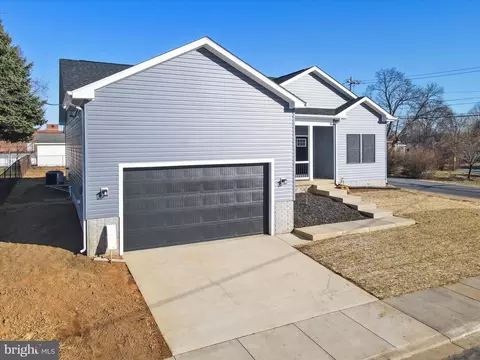 Exterior - 117 E 7th Ave, Ranson, WV 25438 photo 2 of 4
