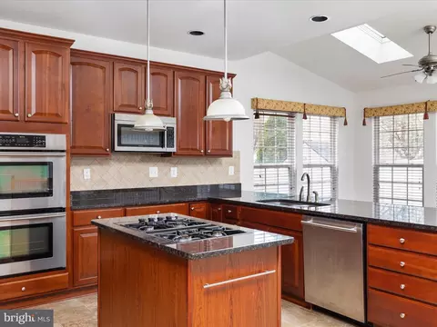 75 Shallow Creek Dr, Ranson, WV 25438 photo 11