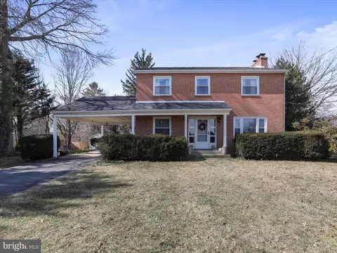 18 High St, Charles Town, WV 25414