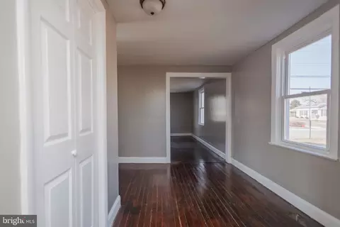 Entry Way - 203 S George St, Ranson, WV 25438 photo 1 of 9