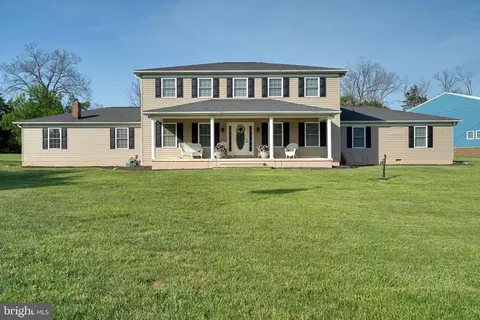 303 Cedar Hollow Ln, Kearneysville, WV 25430