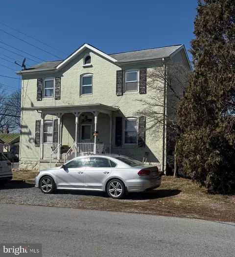 122 W 4th Ave, Ranson, WV 25438