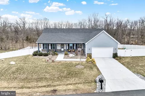 428 Moonstone Dr, Kearneysville, WV 25430