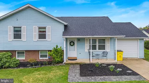 254 Fulton Ave, Charles Town, WV 25414