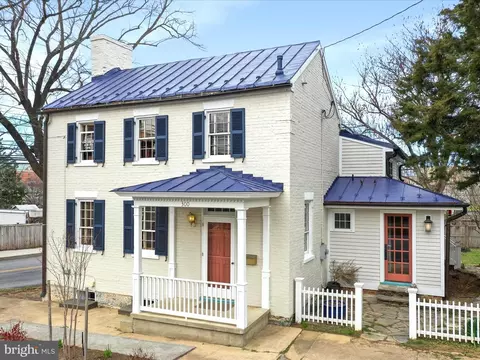 300 E Liberty St, Charles Town, WV 25414