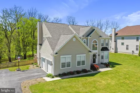 168 Craighill Dr, Charles Town, WV 25414