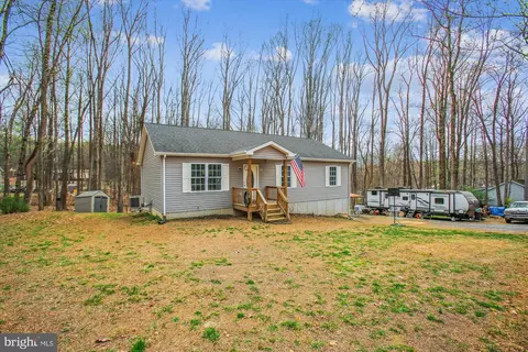 228 Apple Jack Ln, Harpers Ferry, WV 25425