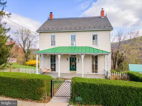 316 Fillmore St, Harpers Ferry, WV 25425