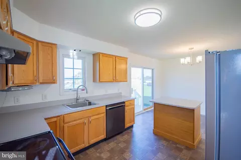Kitchen - 40 Stiles Way, Ranson, WV 25438 photo 2 of 2