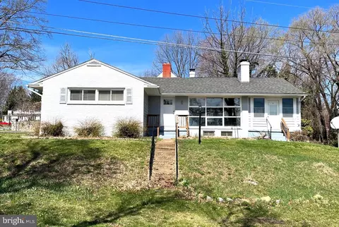 625 S Mildred St, Charles Town, WV 25414