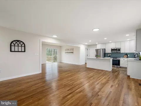 138 Old Sycamore Ln, Harpers Ferry, WV 25425