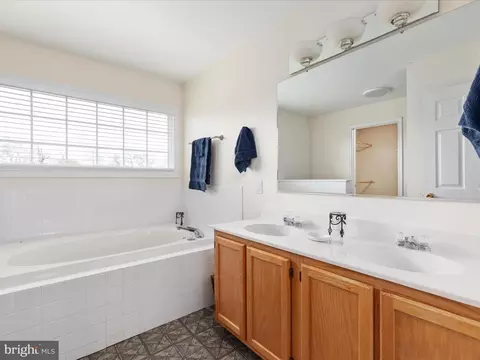 768 Pheasant Hill Rd, Summit Point, WV 25446 photo 22