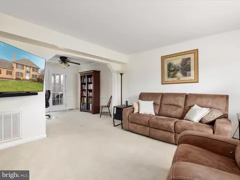 768 Pheasant Hill Rd, Summit Point, WV 25446 photo 6
