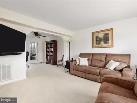 768 Pheasant Hill Rd, Summit Point, WV 25446 photo 7