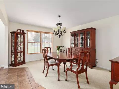768 Pheasant Hill Rd, Summit Point, WV 25446 photo 10