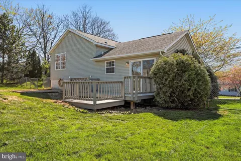 Exterior - 211 E 11th Ave, Ranson, WV 25438 photo 4 of 16