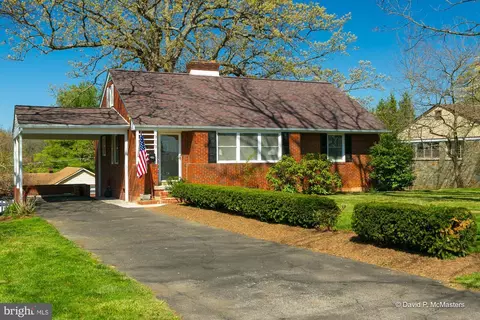 313 Jefferson Ave, Charles Town, WV 25414