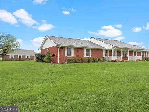 33 Lone Oak Rd, Ranson, WV 25438 photo 4