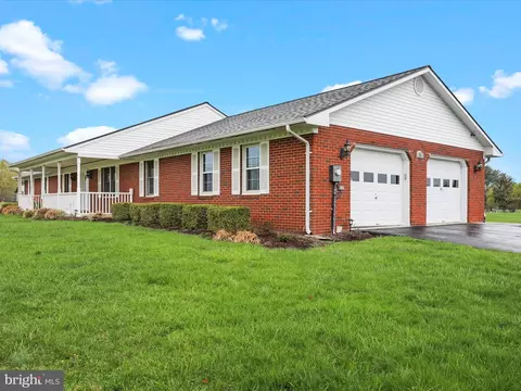 33 Lone Oak Rd, Ranson, WV 25438 photo 2