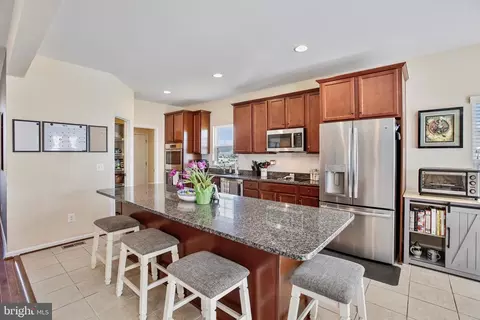 139 Okanagan Dr, Charles Town, WV 25414