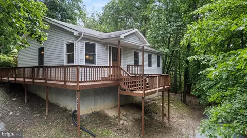 904 Wild Turkey Rd, Harpers Ferry, WV 25425
