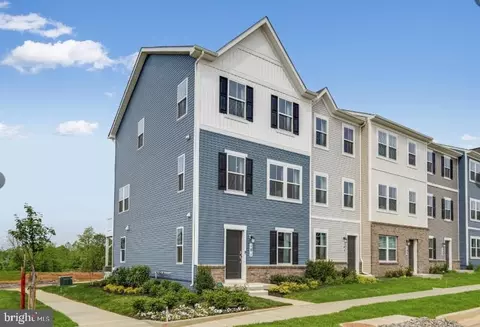 78 Rolling Branch Dr, Ranson, WV 25438