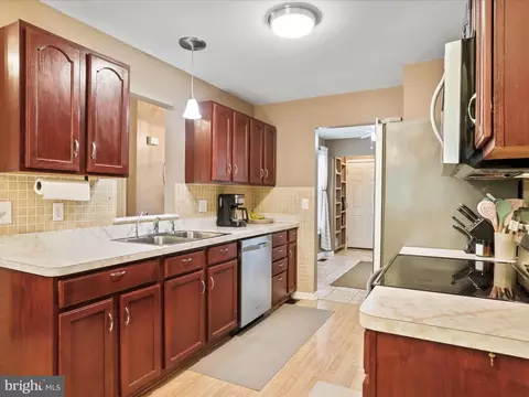 Kitchen - 31 Trix Ct, Ranson, WV 25438 photo 2 of 3