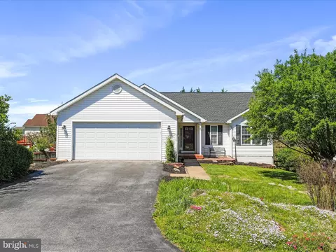 Exterior - 31 Trix Ct, Ranson, WV 25438 photo 2 of 10