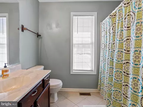 Bath - 31 Trix Ct, Ranson, WV 25438 photo 2 of 5