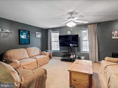 Living - 31 Trix Ct, Ranson, WV 25438 photo 3 of 3