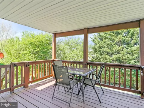 Exterior - 31 Trix Ct, Ranson, WV 25438 photo 4 of 10