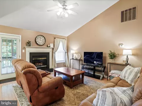 Living - 31 Trix Ct, Ranson, WV 25438 photo 1 of 3