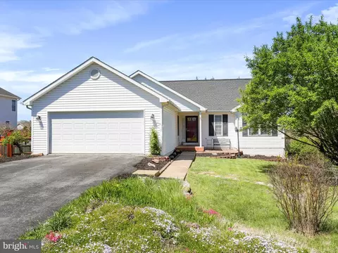 31 Trix Ct, Ranson, WV 25438