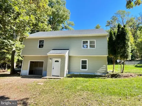 74 Red Maple Ln, Harpers Ferry, WV 25425
