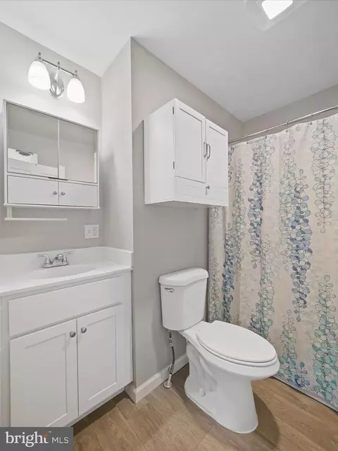 Bath - 108 E 12th Ave, Ranson, WV 25438 photo 1 of 1