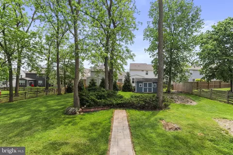 Exterior - 462 Oak Lee Dr, Ranson, WV 25438 photo 4 of 14